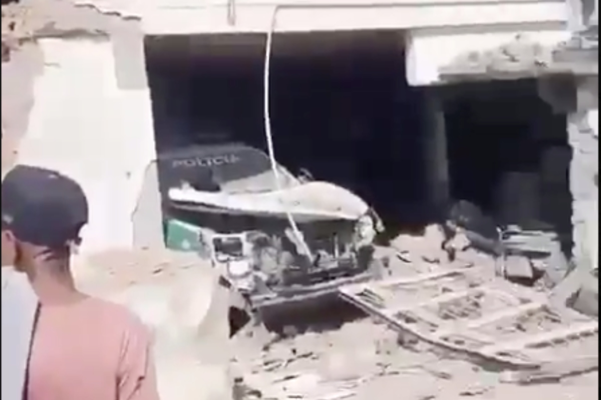 Alcaldía y Banco Agrario fueron destruidos por las disidencias en buenos Aires, Cauca - Foto: Captura de video 