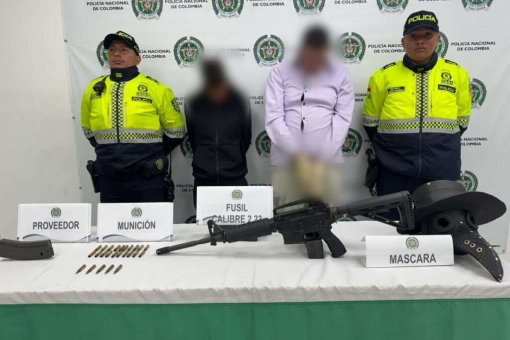 Capturan a hombres que hicieron disparos al aire con fusil en Usaquén - Foto: Cortesía