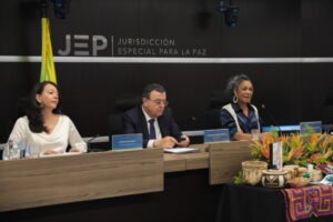 La JEP imputó a exFarcs, miembros de la Fuerza Pública y civiles por crímenes en Urabá - Foto: JEP