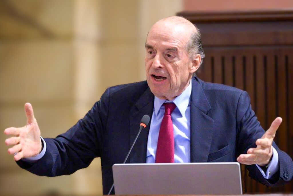 Excanciller Álvaro Leyva no aceptó cargos en imputación por escándalo de pasaportes - Foto: Senado