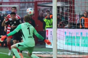 Luis Díaz se llevó el premio al mejor gol del mes en la Bundesliga - Foto: Captura de video