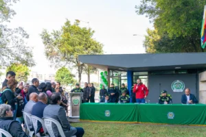 Tras 12 años de abandono, la Alcaldía de Bogotá entrega el CAI de la Calle 80 en Engativá. Con 21 uniformados y nuevas motos, reforzará la seguridad en El Cortijo, Gran Granada y el Puente de Guadua - Foto: Cortesía