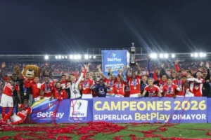 Independiente Santa Fe se corona campeón de la Superliga 2026 tras golear 3-0 a Junior de Barranquilla - Foto: @SantaFe
