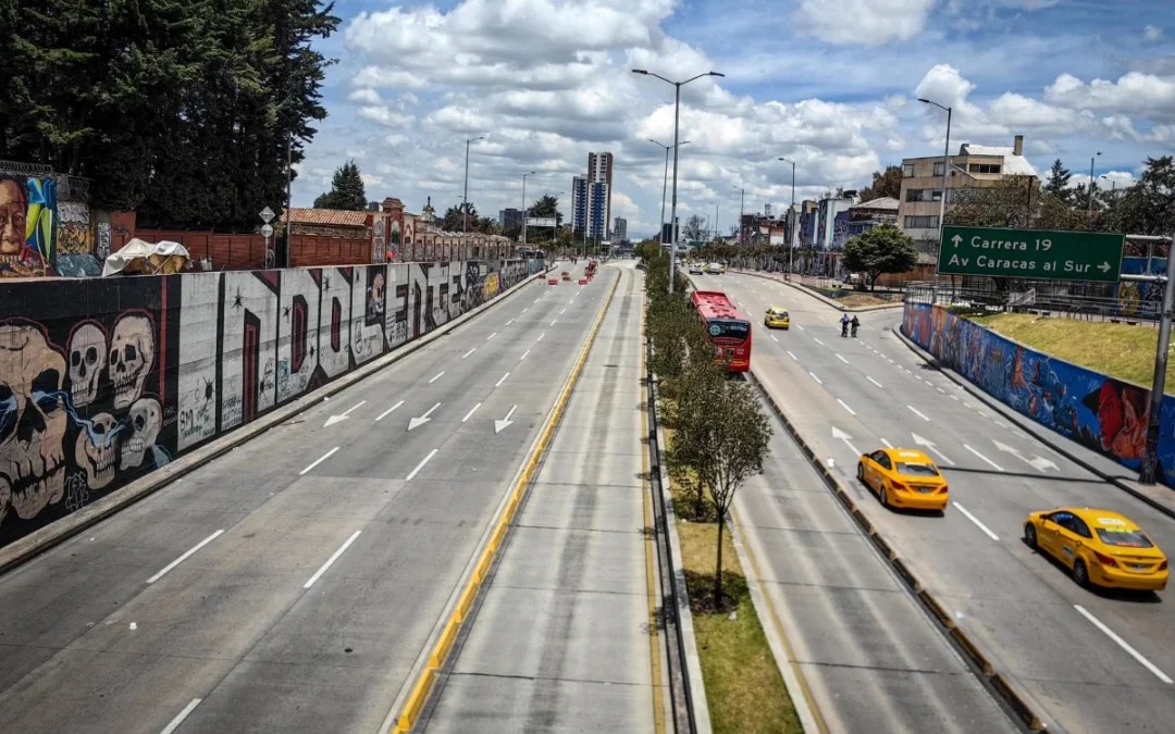 Guía completa sobre el Día sin Carro y sin Moto en Bogotá del 5 de febrero de 2026. Conozca los horarios, multas, excepciones y alternativas de transporte para esta jornada de movilidad sostenible - Foto: Archivo