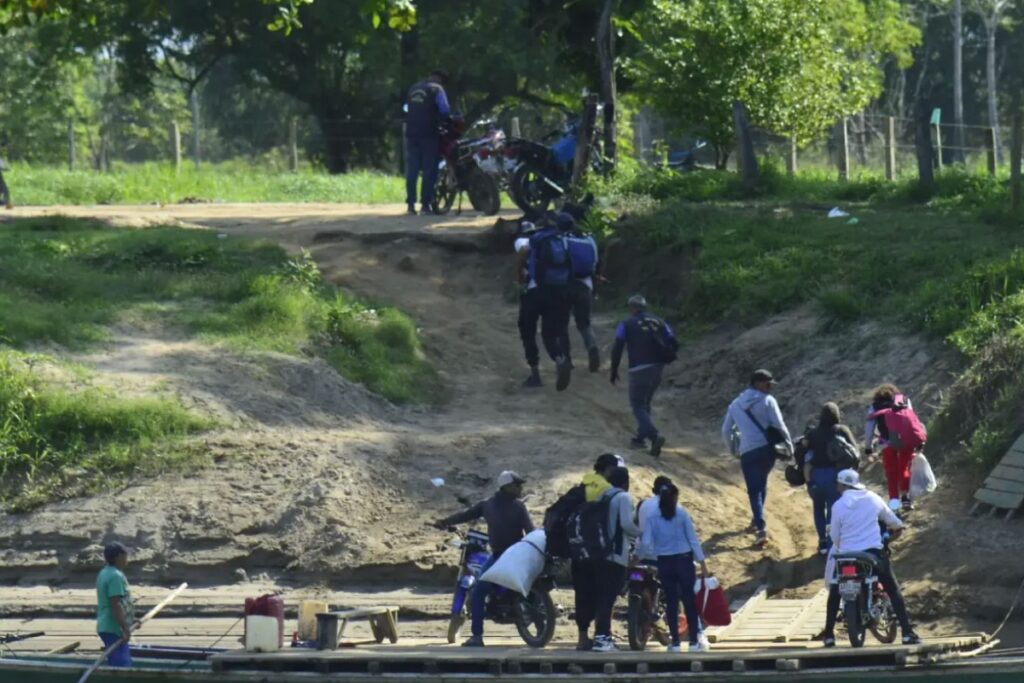 Defensoría alertó sobre el desplazamiento de 130 familias desde el Catatumbo - Foto: Redes sociales
