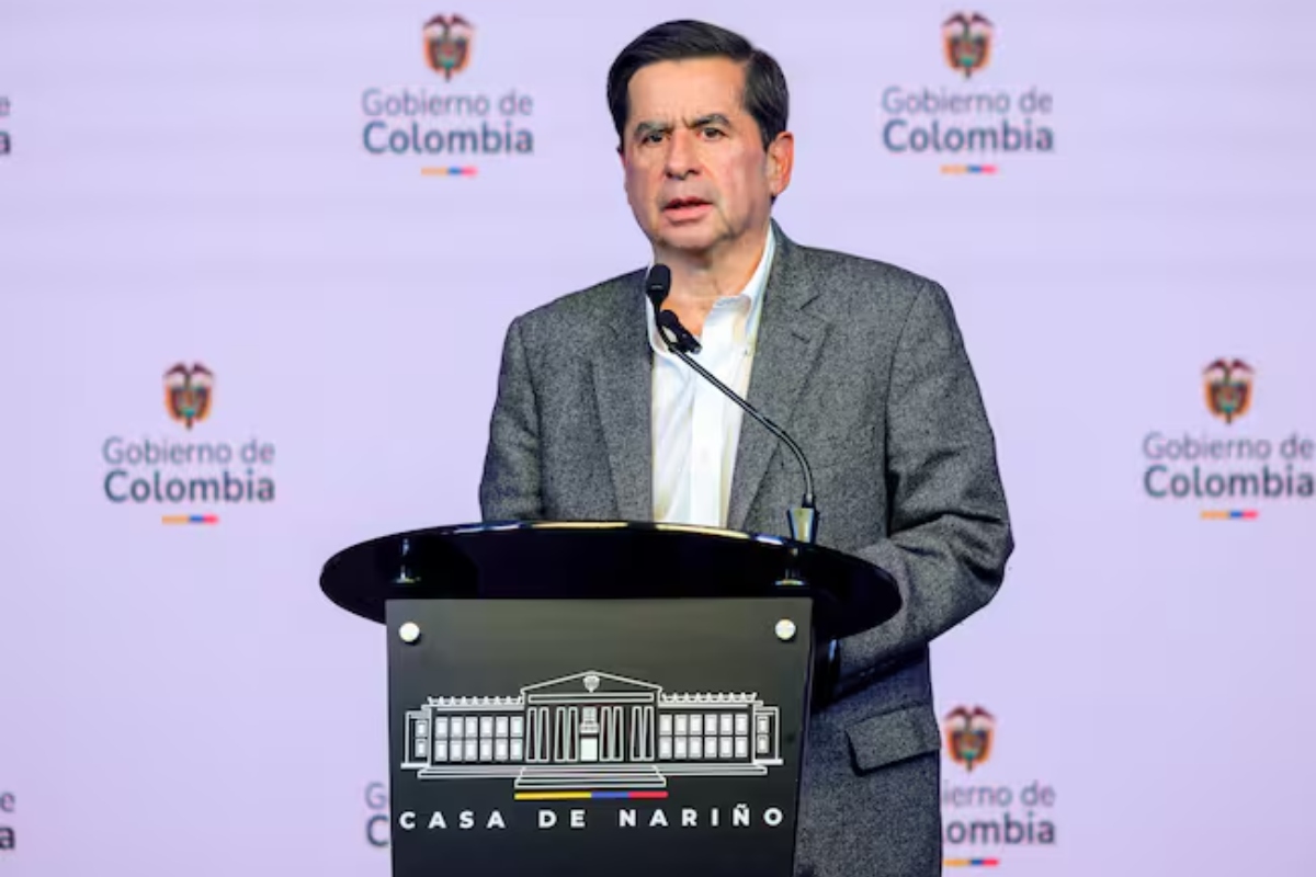 Juan Fernando Cristo convocó a candidatos presidenciales para hacer declaración conjunta en defensa de la soberanía - Foto: Cortesía