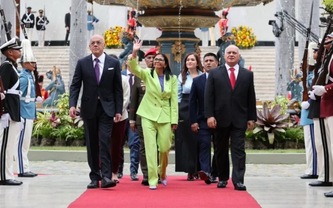 Tras la caída de Nicolás Maduro, el Gobierno interino de Venezuela, al mando de Delcy Rodríguez, recibió los primeros 300 millones de dólares por ventas de crudo gestionadas por EE. UU. - Foto: @delcyrodriguezv