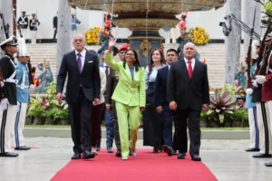 Tras la caída de Nicolás Maduro, el Gobierno interino de Venezuela, al mando de Delcy Rodríguez, recibió los primeros 300 millones de dólares por ventas de crudo gestionadas por EE. UU. - Foto: @delcyrodriguezv