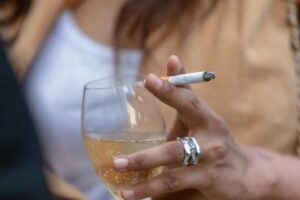 Gobernadores rechazaron el decreto de emergencia económica que incrementa el impuesto al consumo de licores y cigarrillos - Foto: Redes sociales
