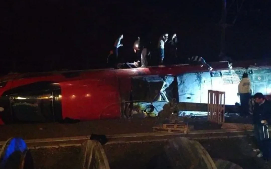 La CIAF revela que una fractura previa en el carril, posiblemente en una soldadura, pudo ser la causa del descarrilamiento del tren Iryo en España, que dejó 45 muertos - Foto: Redes sociales