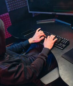 Psicologia criminal y el fraude digital en COLOMBIA 