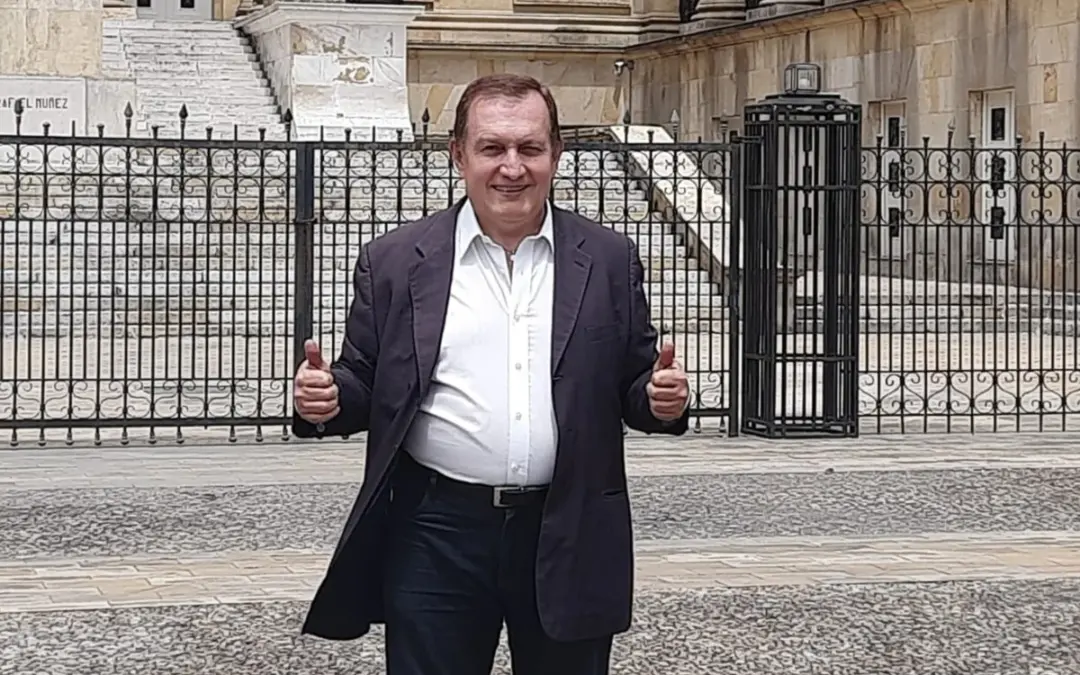 El candidato al Senado Edgar Ricardo Ardila (Cambio Radical #85) denuncia la "asfixia financiera" de la salud en Colombia - foto: Cortesía