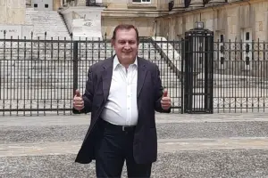 El candidato al Senado Edgar Ricardo Ardila (Cambio Radical #85) denuncia la "asfixia financiera" de la salud en Colombia - foto: Cortesía