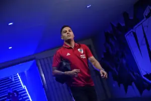 Noche de contrastes para los colombianos en Argentina: Álvaro Montero brilla como figura en el triunfo de Vélez Sarsfield - Foto: @RiverPlate