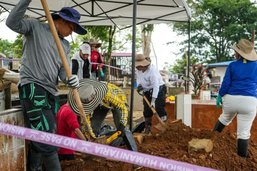 La UBPD recupera 11 cuerpos en el cementerio de San Vicente del Caguán, Caquetá - Foto: @UBPDcolombia