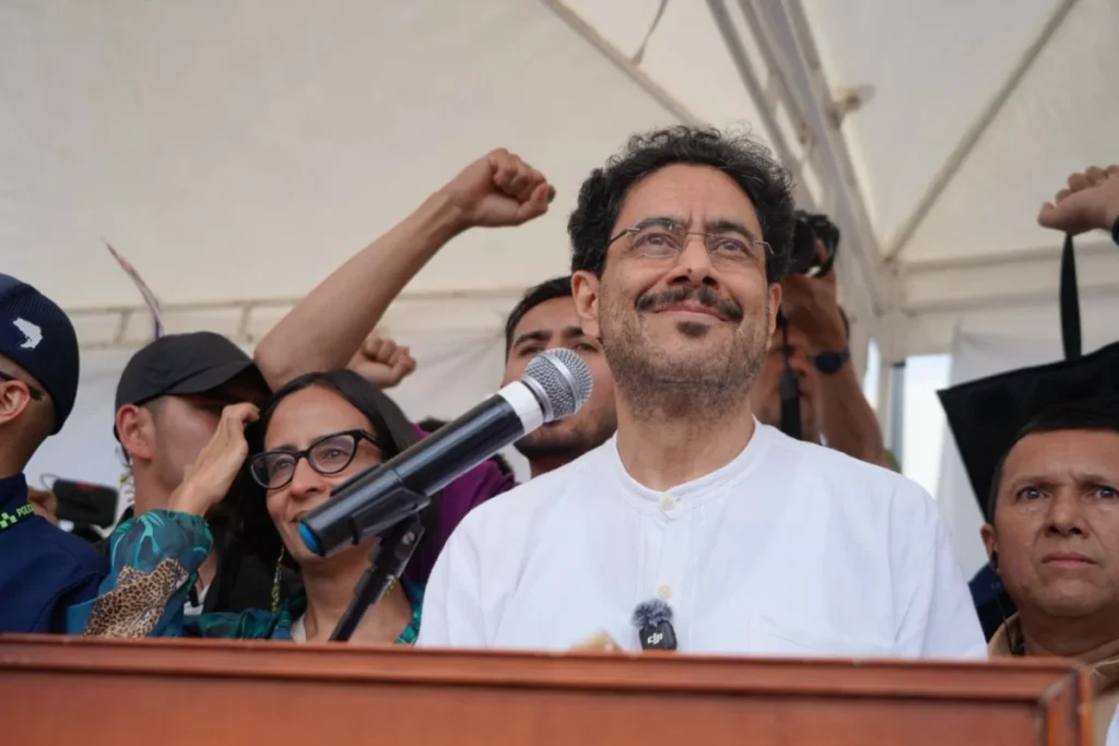 Tras el bloqueo del CNE, el Pacto Histórico oficializa el retiro de Iván Cepeda de la consulta 'Frente por la Vida'. El senador competirá directamente en la primera vuelta presidencial de mayo - Foto: Redes sociales