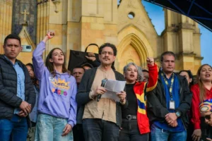 El Consejo Nacional Electoral dejó por fuera a Iván Cepeda de la consulta del Frente por la Vida. Tras la decisión, el Pacto Histórico anunció que irá directamente a la primera vuelta presidencial del 31 de mayo - Foto: @IvanCepedaCast