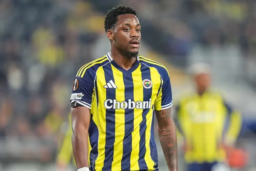 El talento de Jhon Durán no fue suficiente en Turquía. Tras desplantes a su técnico y conflictos internos, el colombiano abandona el Fenerbahçe para unirse al Zenit en Rusia - Foto: @Fenerbahce