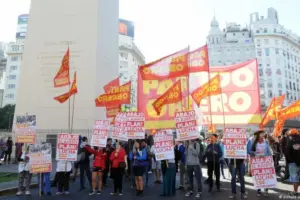 Argentina vive una histórica huelga general de la CGT contra la reforma laboral de Javier Milei - Foto: Redes sociales