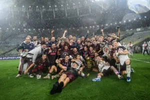 Lanús hace historia en el Maracaná: derrota a Flamengo por un global de 4-2 y se consagra campeón de la Recopa Sudamericana 2026 por primera vez - Foto: @ConmebolRecopa