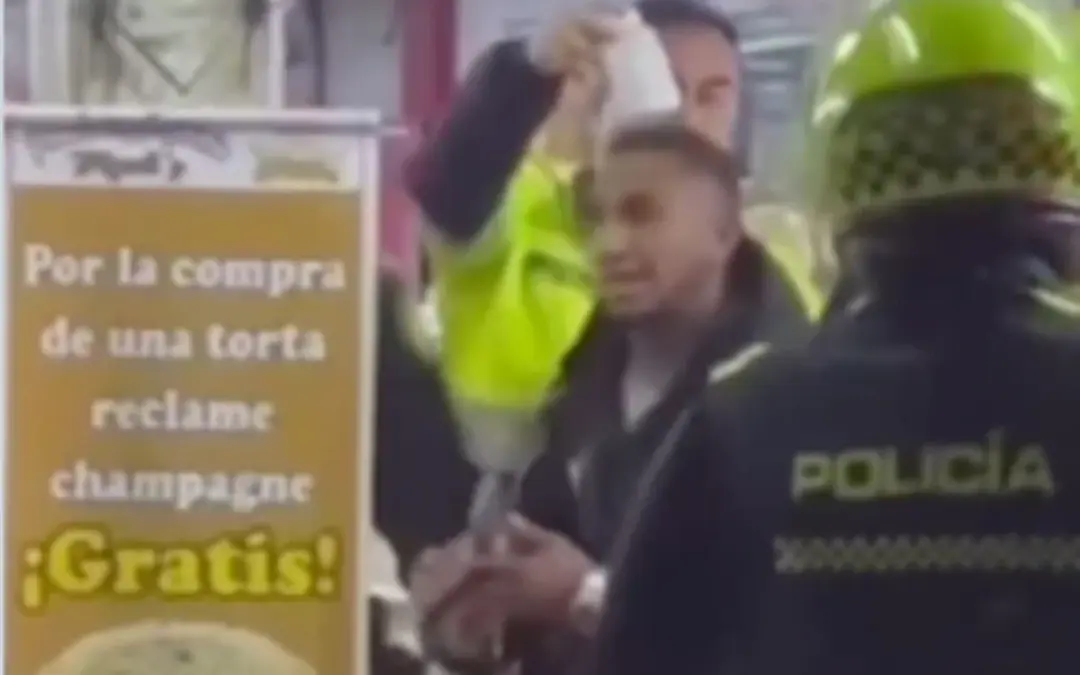 Denuncian grave caso de abuso policial en Usme, Bogotá. Un joven deportista habría sido torturado con taser - Foto: Captura de video