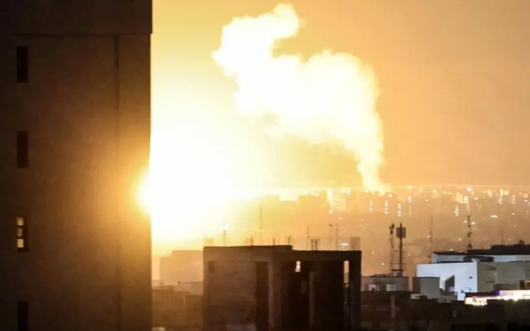 Israel confirma la destrucción del búnker estratégico de Ali Jameneí en Teherán - Foto: Redes sociales