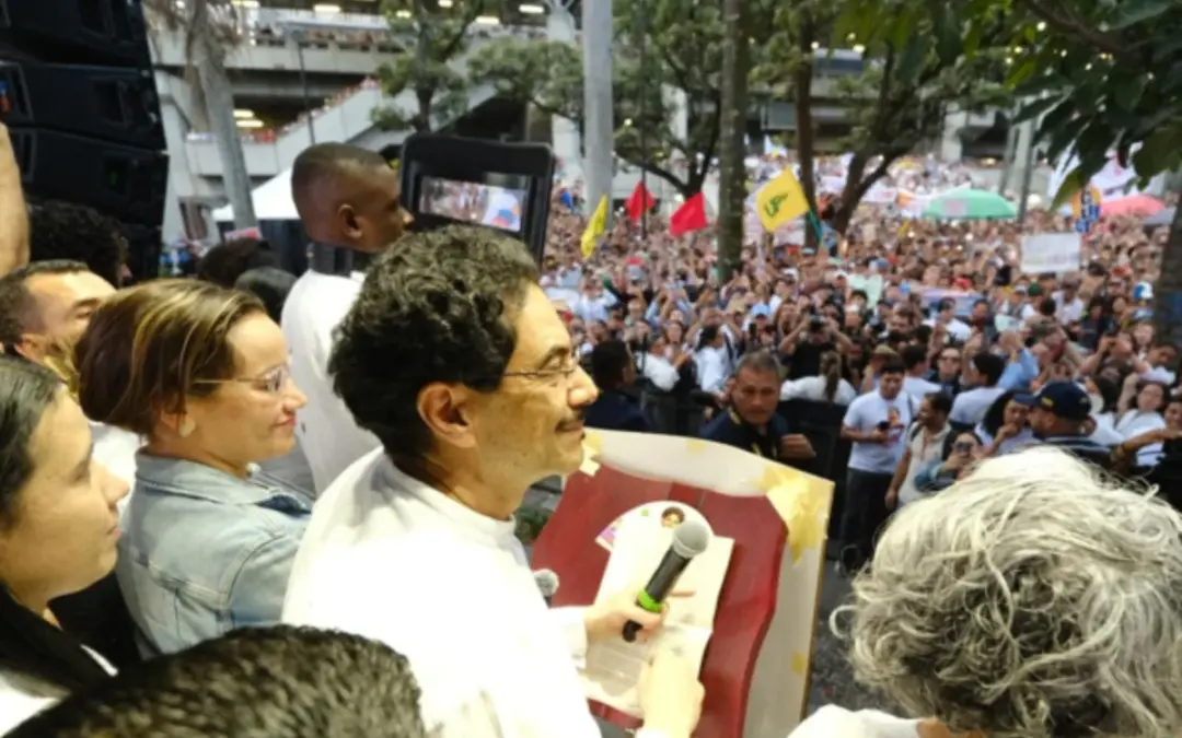 Un juzgado de Medellín falló a favor del candidato presidencial Iván Cepeda tras la polémica por sus declaraciones sobre Antioquia - Foto: @IvanCepedaCast