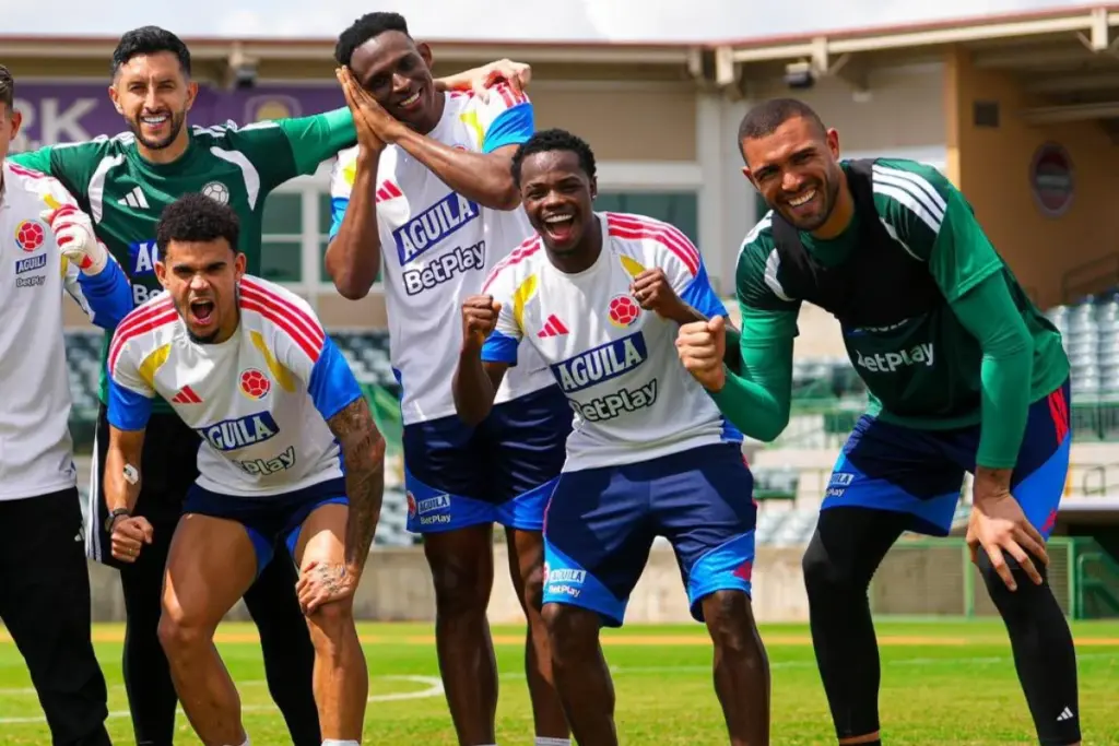 La Selección Colombia prepara su duelo ante Francia en Maryland. Tras la caída ante Croacia, Néstor Lorenzo evalúa el desgaste físico de sus figuras mientras Kylian Mbappé confirma su intención de ser titular - Foto: @FCFSeleccionCol