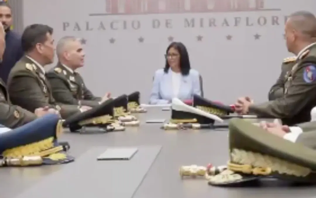 Delcy Rodríguez consolida su control en Venezuela con una purga total en el Alto Mando Militar tras la captura de Maduro - Foto: Captura de video