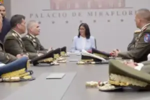Delcy Rodríguez consolida su control en Venezuela con una purga total en el Alto Mando Militar tras la captura de Maduro - Foto: Captura de video