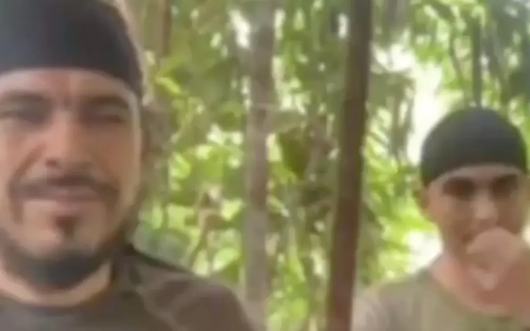En un hecho inédito, la Fiscalía imputó a alias 'Jhon Mechas' y otros cabecillas del Frente 33 de las disidencias - Foto: Captura de video