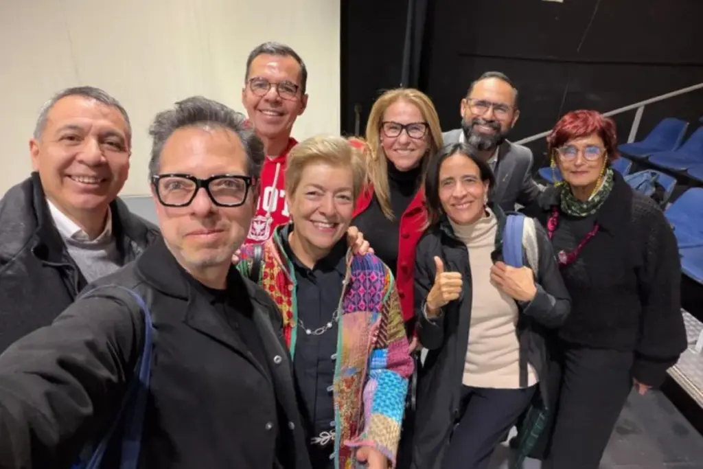 El candidato del Pacto Histórico, Iván Cepeda, recibe un respaldo masivo de exministros para asegurar la continuidad de las reformas sociales y la transición energética en Colombia - Foto: @GloriaRamirezRi