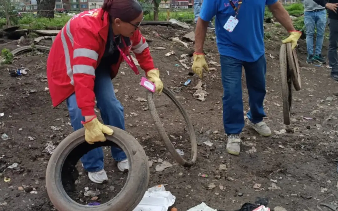 Operativo de limpieza en Suba: Distrito retira más de 100 llantas abandonadas en puntos críticos