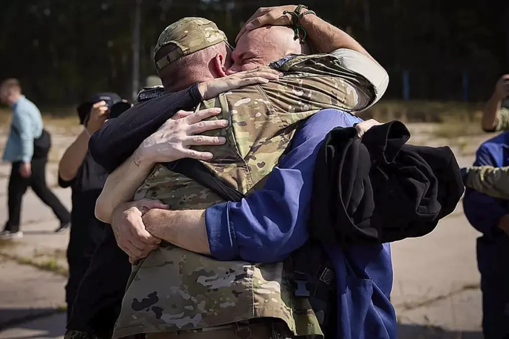 Ucrania y Rusia ejecutan un histórico intercambio de 400 prisioneros de guerra bajo la mediación de EE. UU. y EAU - Foto: Redes sociales