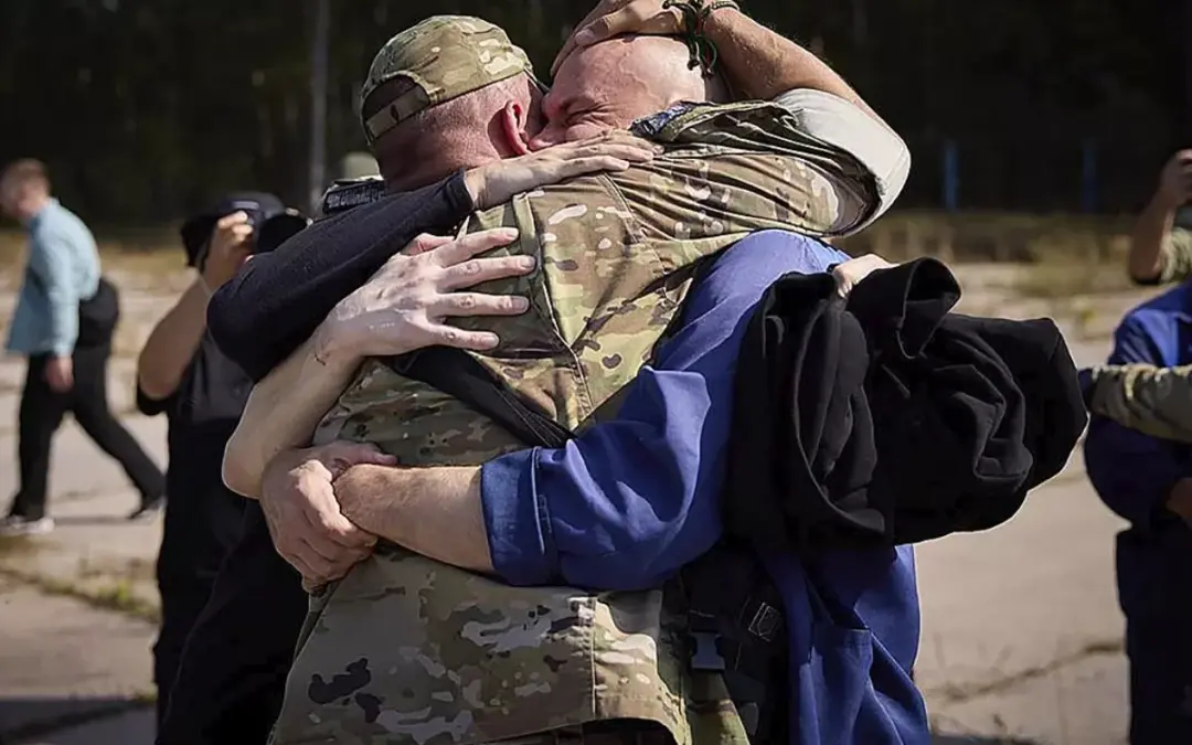 Ucrania y Rusia ejecutan un histórico intercambio de 400 prisioneros de guerra bajo la mediación de EE. UU. y EAU - Foto: Redes sociales
