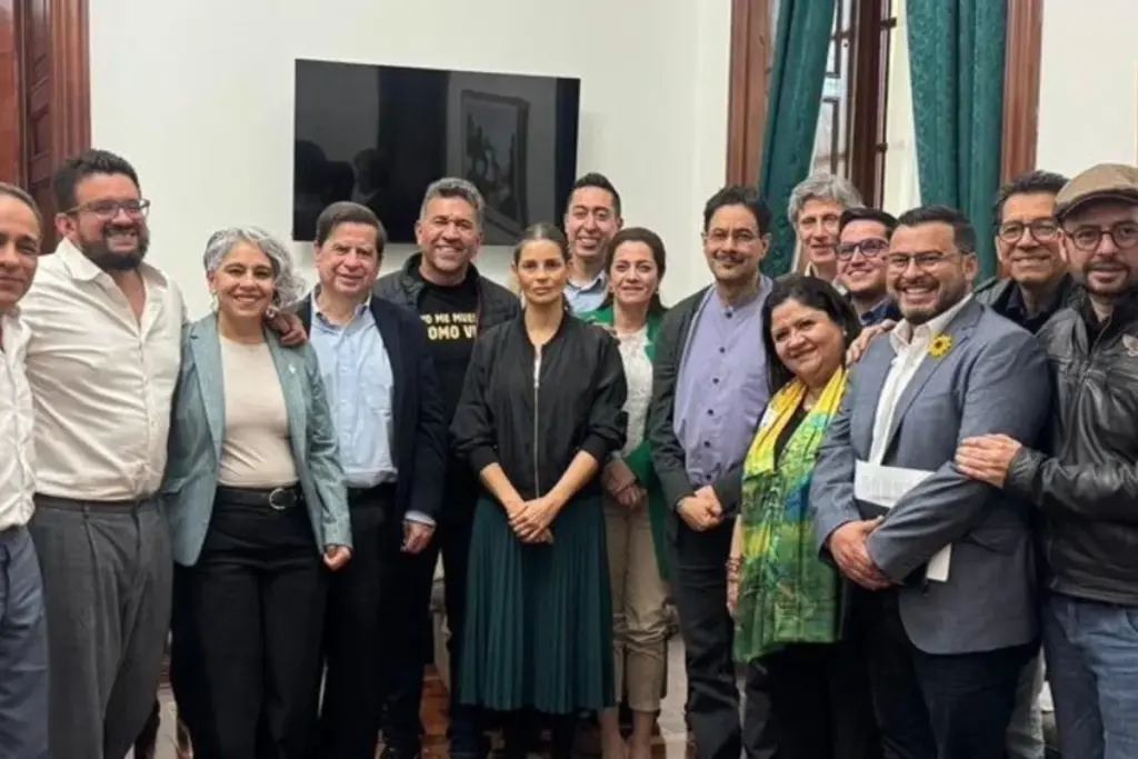 El Partido Alianza Verde oficializa su apoyo a la candidatura presidencial de Iván Cepeda - Foto: @PactoCol