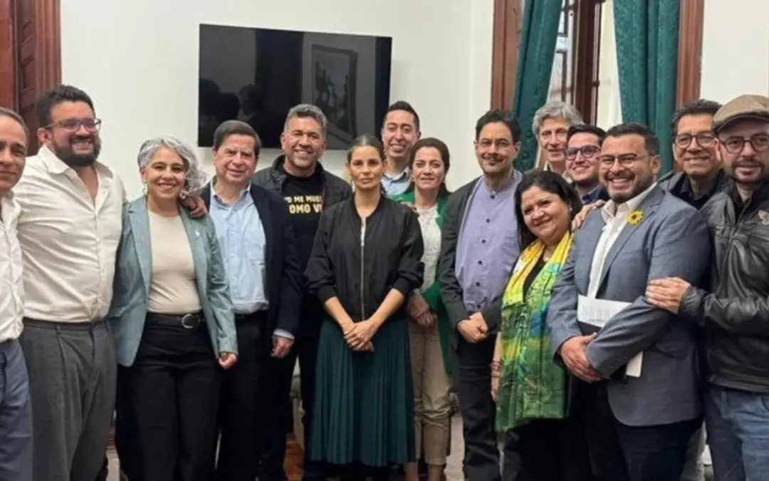 El Partido Alianza Verde oficializa su apoyo a la candidatura presidencial de Iván Cepeda - Foto: @PactoCol