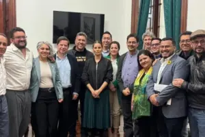 El Partido Alianza Verde oficializa su apoyo a la candidatura presidencial de Iván Cepeda - Foto: @PactoCol