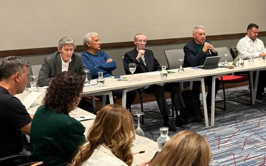 Sacudida política: Alianza Verde define su apoyo a Iván Cepeda y aprueba escisión de Jota Pe Hernández