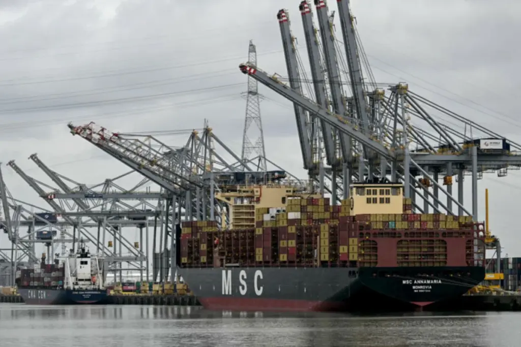 Un vertido de crudo paraliza el Puerto de Amberes, el segundo más importante de Europa - Foto: Redes sociales