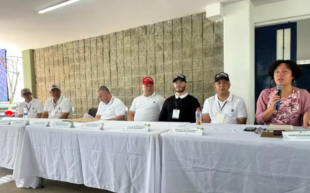 Tensión en la Paz Urbana de Medellín: Mientras el Gobierno anuncia avances en los diálogos con bandas criminales, la Fiscalía reactiva capturas contra 16 cabecillas - Foto: Paulina Mesa Loaiza