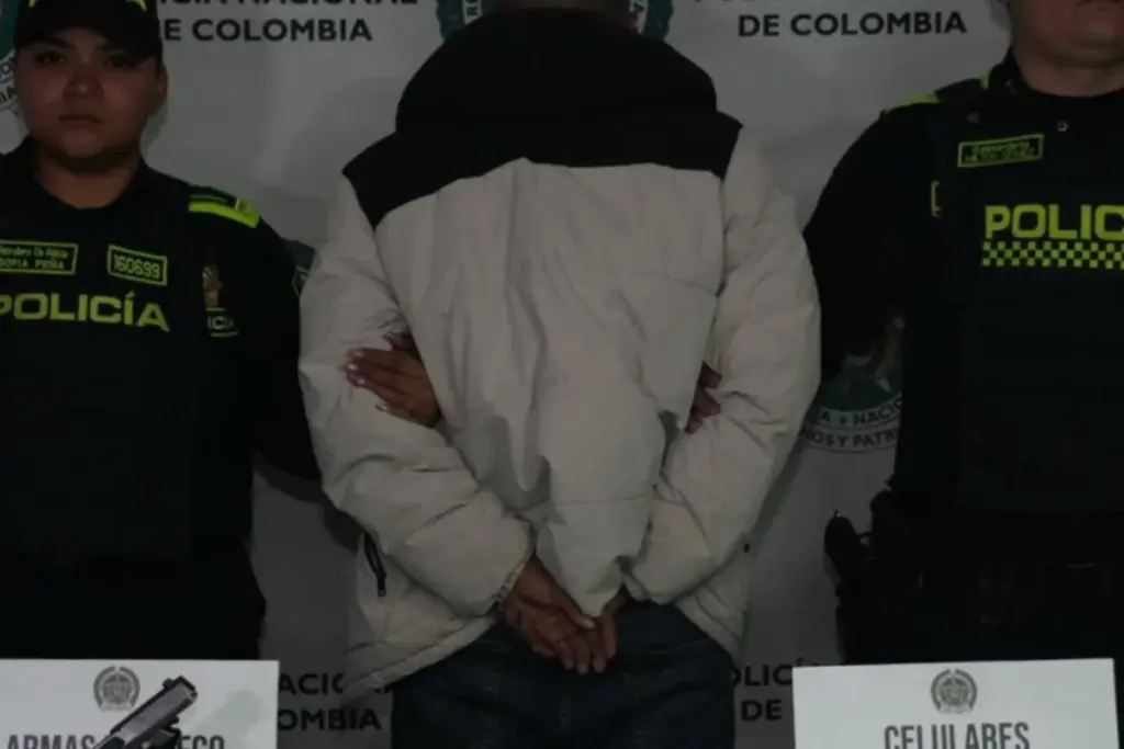 Violenta persecución y balacera en el barrio Siete de Agosto de Bogotá termina con dos capturados - Foto: @PoliciaBogota