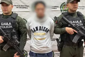 El Gaula de la Policía capturó a tres presuntos extorsionistas en Bogotá tras operativos en Los Mártires, Ciudad Bolívar y Engativá - Foto: @PoliciaBogota