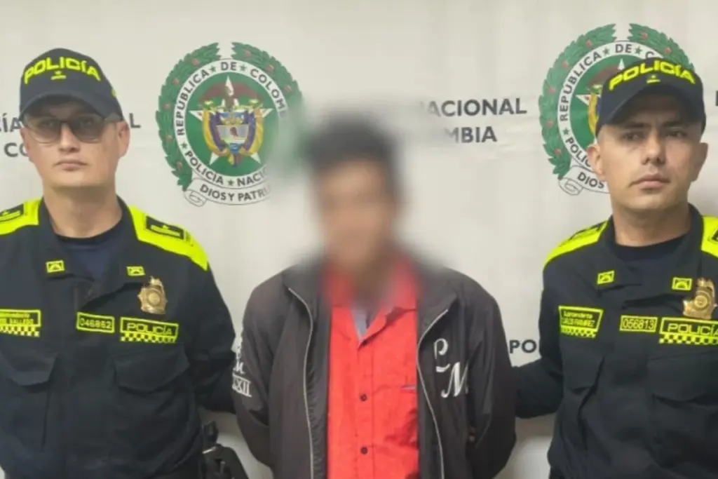 Un hombre de 67 años fue capturado en la localidad de Kennedy, Bogotá, señalado de abusar de cuatro menores de edad durante un año - Foto: @PoliciaBogota