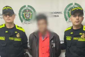 Un hombre de 67 años fue capturado en la localidad de Kennedy, Bogotá, señalado de abusar de cuatro menores de edad durante un año - Foto: @PoliciaBogota