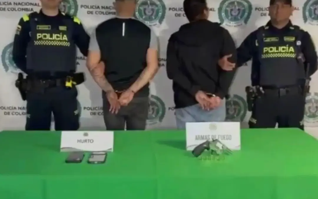 Operativo relámpago en Bogotá: Policía captura a dos extranjeros y recupera vehículo de plataforma en tiempo récord