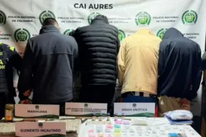La Policía Metropolitana de Bogotá desmantela un centro de dosificación de drogas oculto en una lechonería de Suba. Cuatro capturados y varios kilos de estupefacientes incautados - Foto: @PoliciaBogota