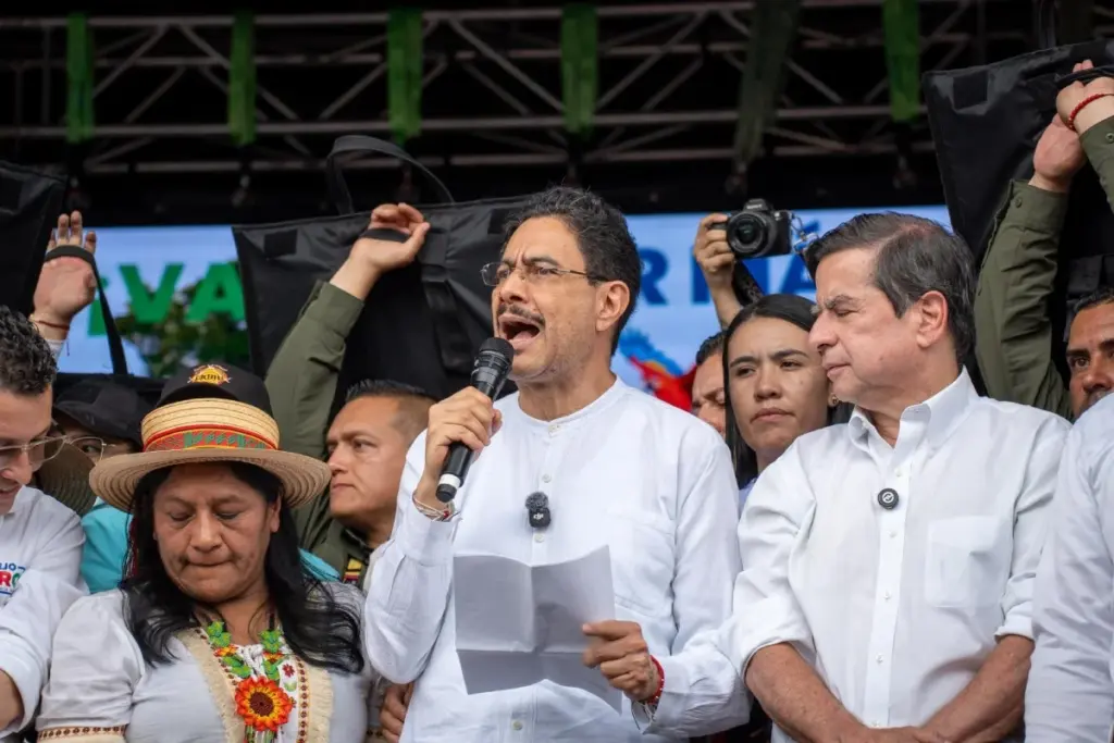 Iván Cepeda cierra la puerta de su campaña a Jorge Lemus tras el escándalo de "Papá Pitufo" - Foto: @IvanCepedaCast