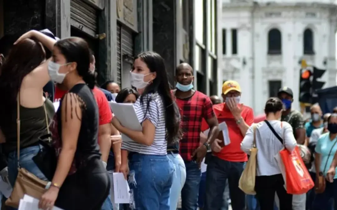 Desempleo en Colombia cae al 8,8 % en marzo: la cifra más baja desde el 2001