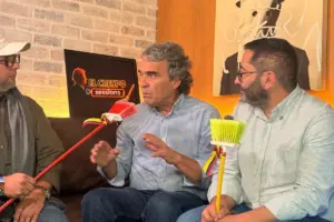 Sergio Fajardo radica ante la Registraduría el comité "Referendo por la estabilidad constitucional". La iniciativa busca frenar por ocho años la Asamblea Nacional Constituyente impulsada por el presidente Gustavo Petro - Foto: @sergio_fajardo